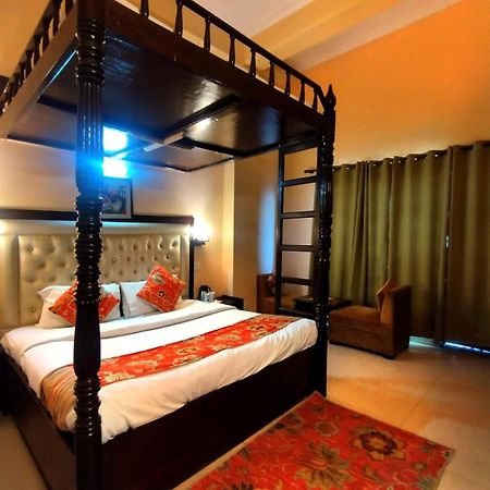 Hotel Aachman Regency With Rooftop Terrace Shimla Buitenkant foto