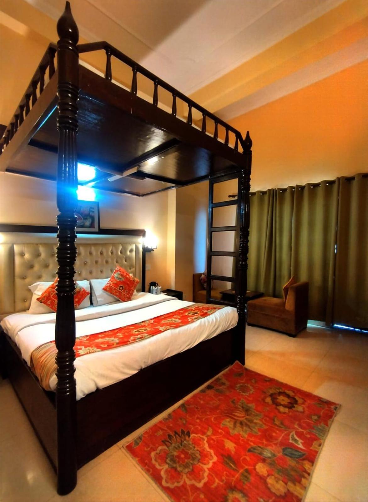 Hotel Aachman Regency With Rooftop Terrace Shimla Buitenkant foto