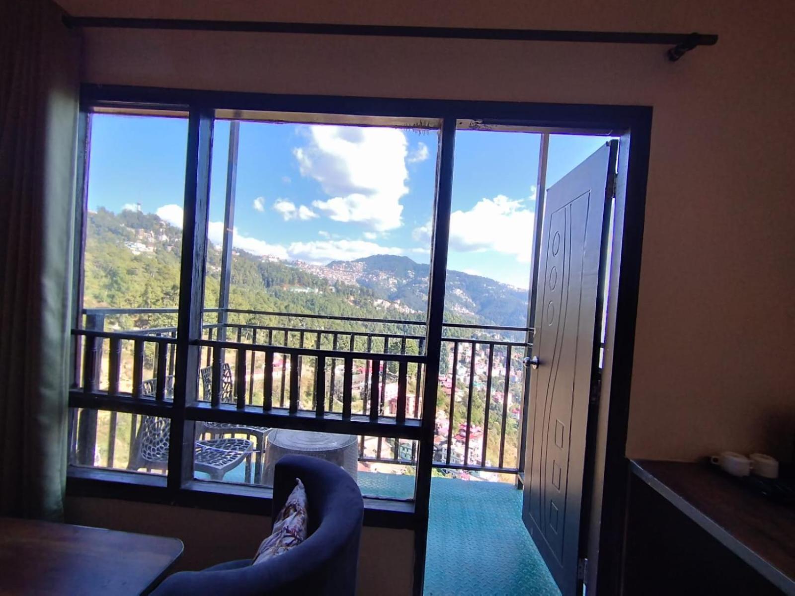 Hotel Aachman Regency With Rooftop Terrace Shimla Buitenkant foto