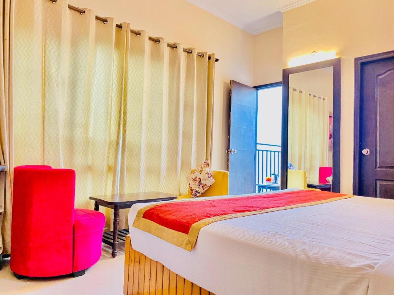 Hotel Aachman Regency With Rooftop Terrace Shimla Buitenkant foto