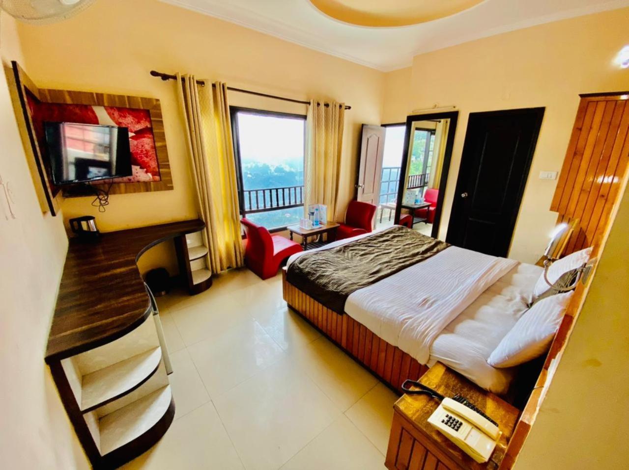Hotel Aachman Regency With Rooftop Terrace Shimla Buitenkant foto