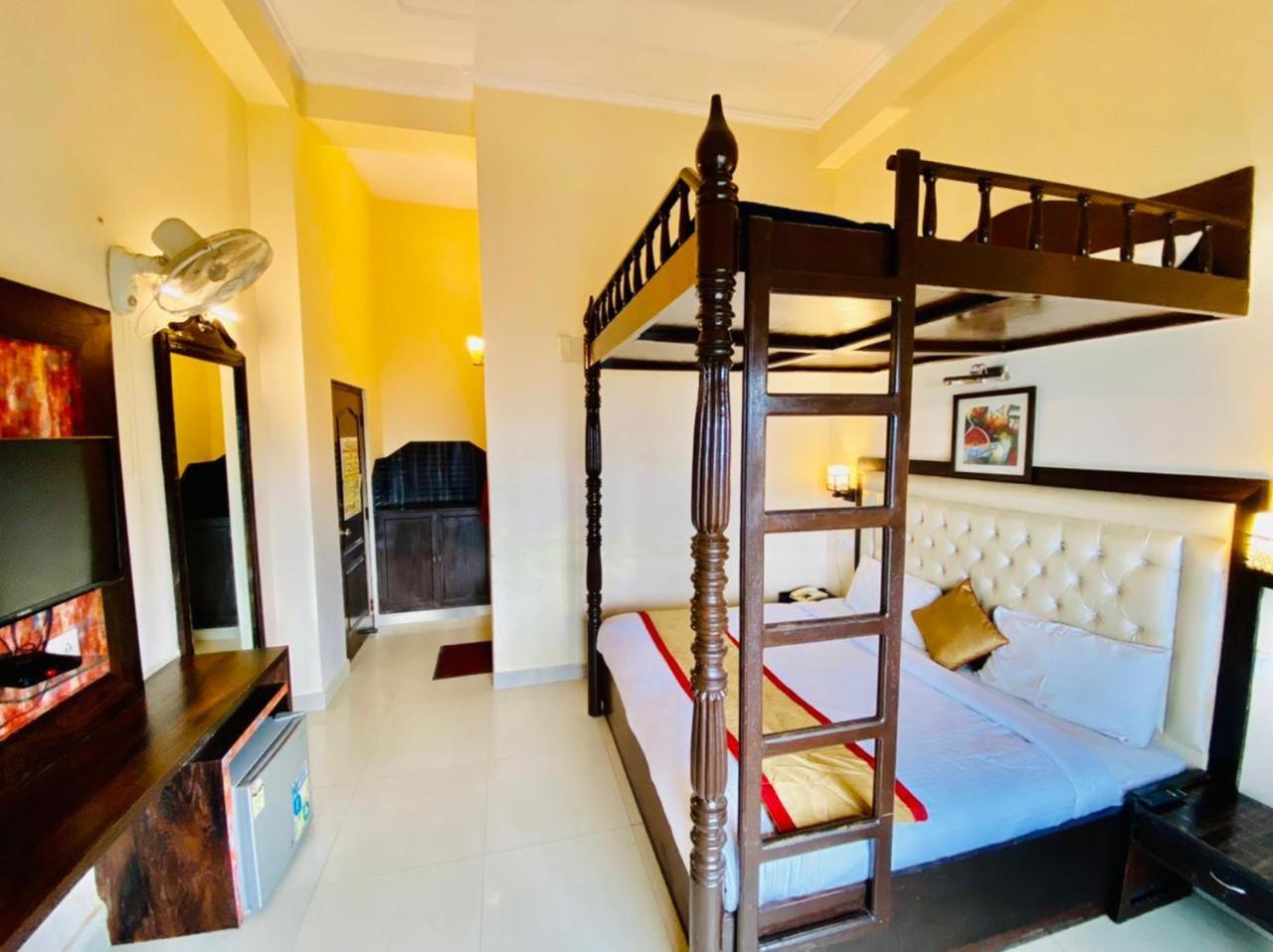 Hotel Aachman Regency With Rooftop Terrace Shimla Buitenkant foto